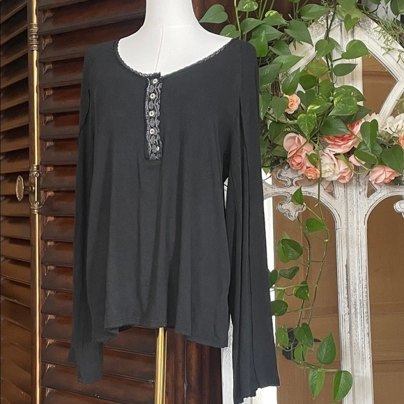 POL Tops - POL Flare Sleeve Black BOHO Henley Women's Top Blouse Large